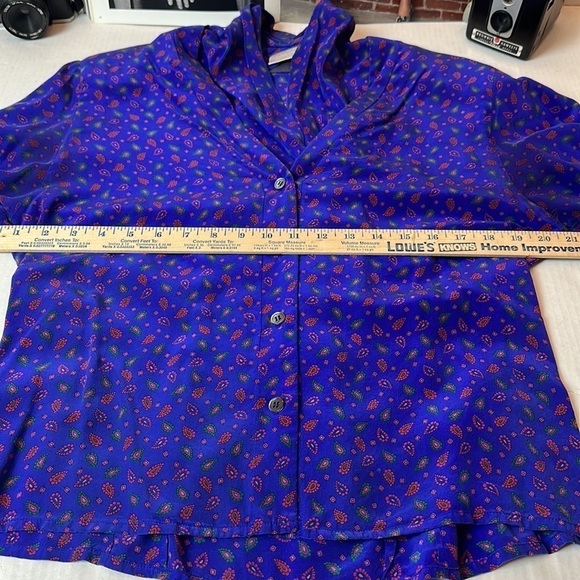 Vintage Liz Claiborne button down 100% silk blouse - Picture 7 of 11